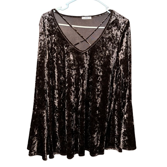 JODIFL Tops - NWOT Jodifl Velvet Criss Cross Bell Sleeve Blouse